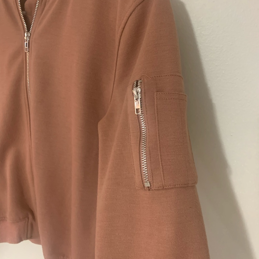 Jacket - Picture 4 of 6